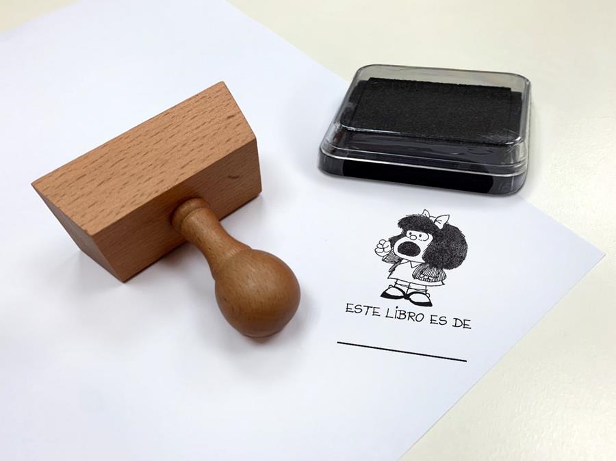 Sello exlibris con mango. Mafalda: ¡Este libro es mío! | 9788893678049 | Varios autores | Librería online de Figueres / Empordà